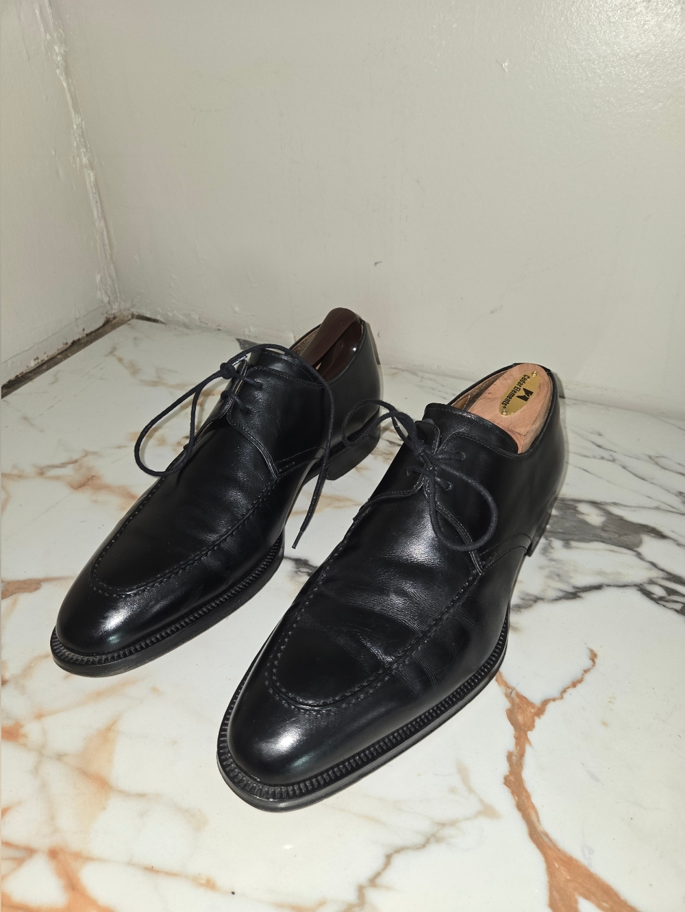 Magnanni Mens Shoes Size 8 1/2  , Retails For $395.00